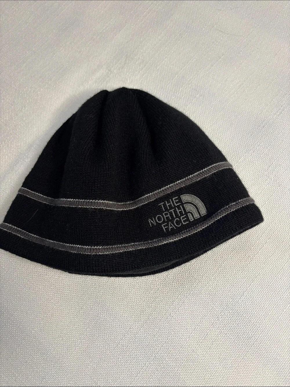 The North Face Black Beanie with Gray Stripe and Logo -282sku